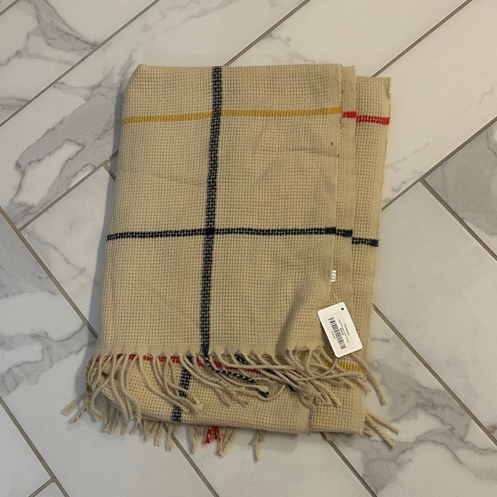 Chic Checkered Fringe Scarf